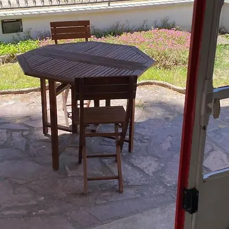 Petite Maison Pres De La