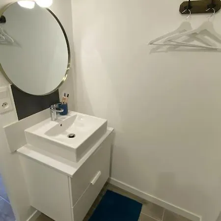 בית נופש Petite Maison Pres De La *