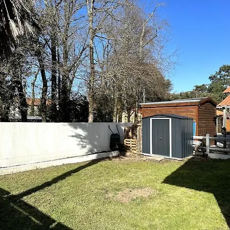 בית נופש Petite Maison Pres De La *